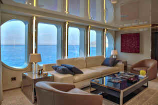 Yacht Serenity living room